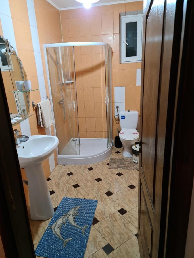 Pensiunea Caraiman Servicii De Cazare Codlea Exterior foto